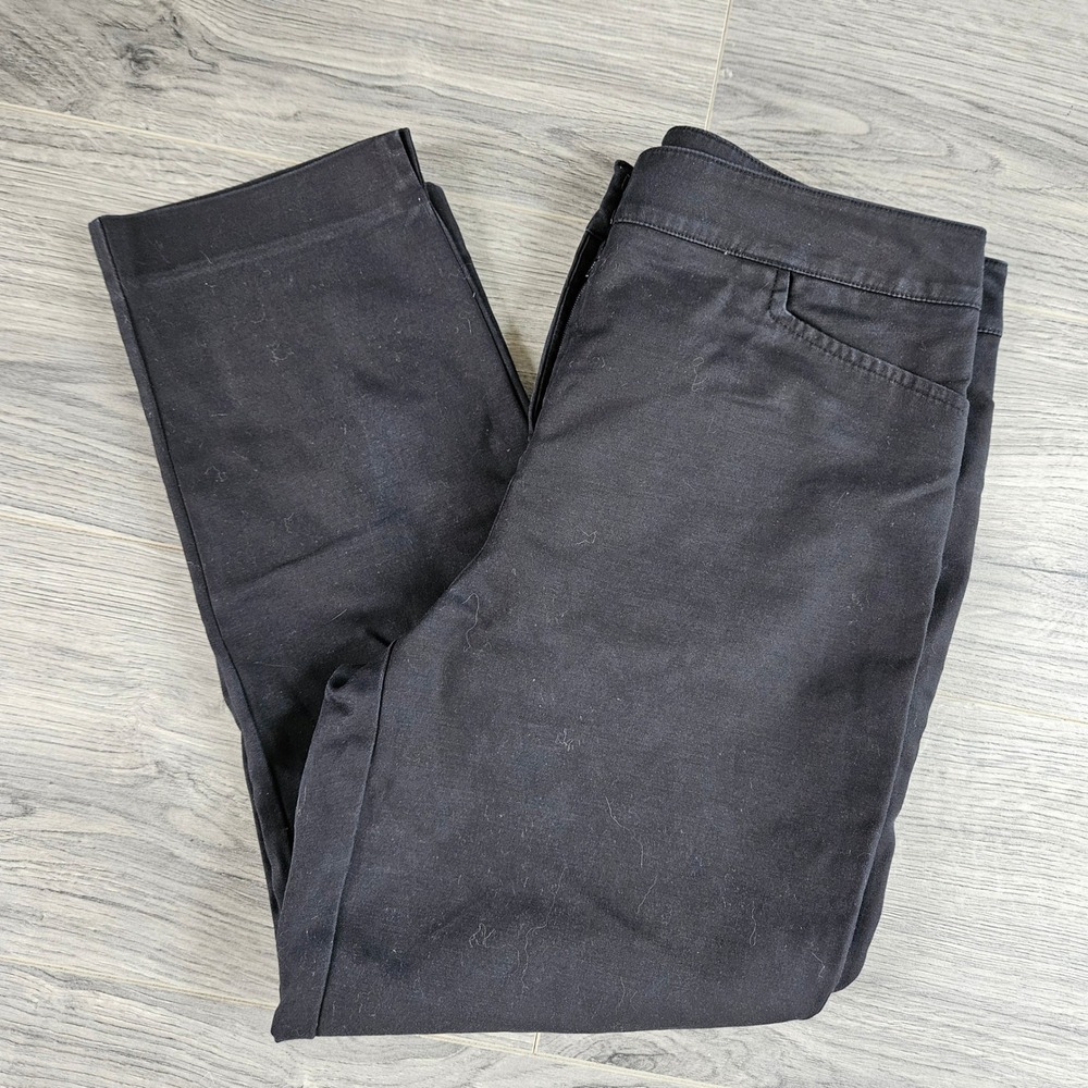 Chicos Fabulously Slimming Black Crop Pants Womens Size 0 S/4 - Picture 3 of 11
